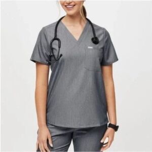 FIGS Catarina One-Pocket V-neck Short Sleeve Scrub Top FW1000 Graphite XS